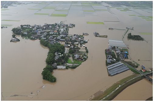 20120712熊本大雨4菊池川氾濫.jpg
