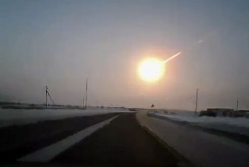 ロシア隕石落下火の玉.jpg